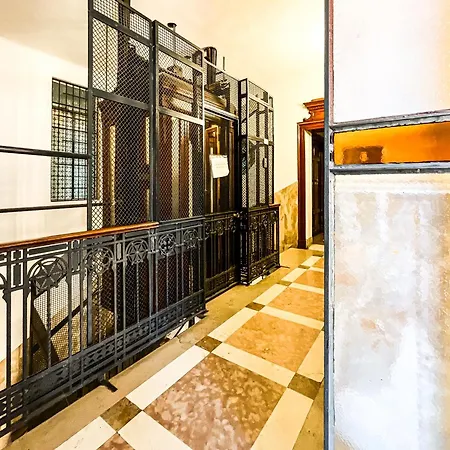 Appartement Viale Lunigiana Station Big House - 6 People
