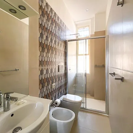 Viale Lunigiana Station Big House - 6 People Appartement *
